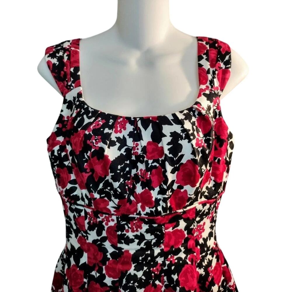White House Black Market Empire Waist Cocktail Dress Red Black Floral Berries 4 - Picture 6 of 12